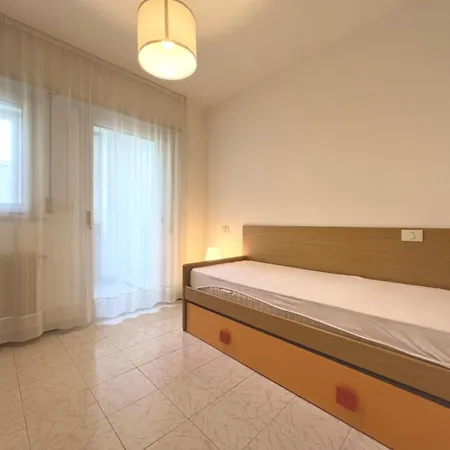 公寓 Perfect For Five Guests In *